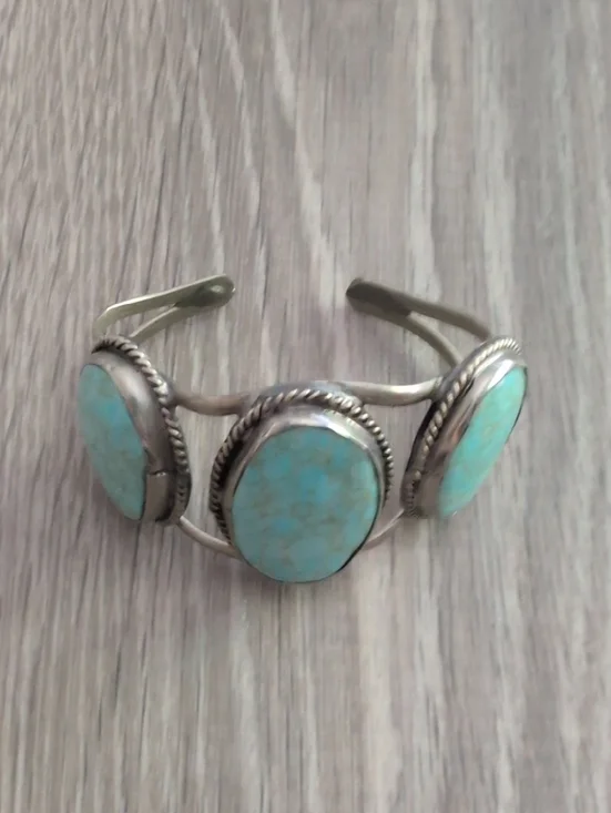 Turquoise Stone Triple Oval Silver Cuff Bracelet - Picture 2 of 4